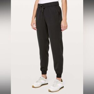 🍋Lululemon On the Fly Jogger 🍋